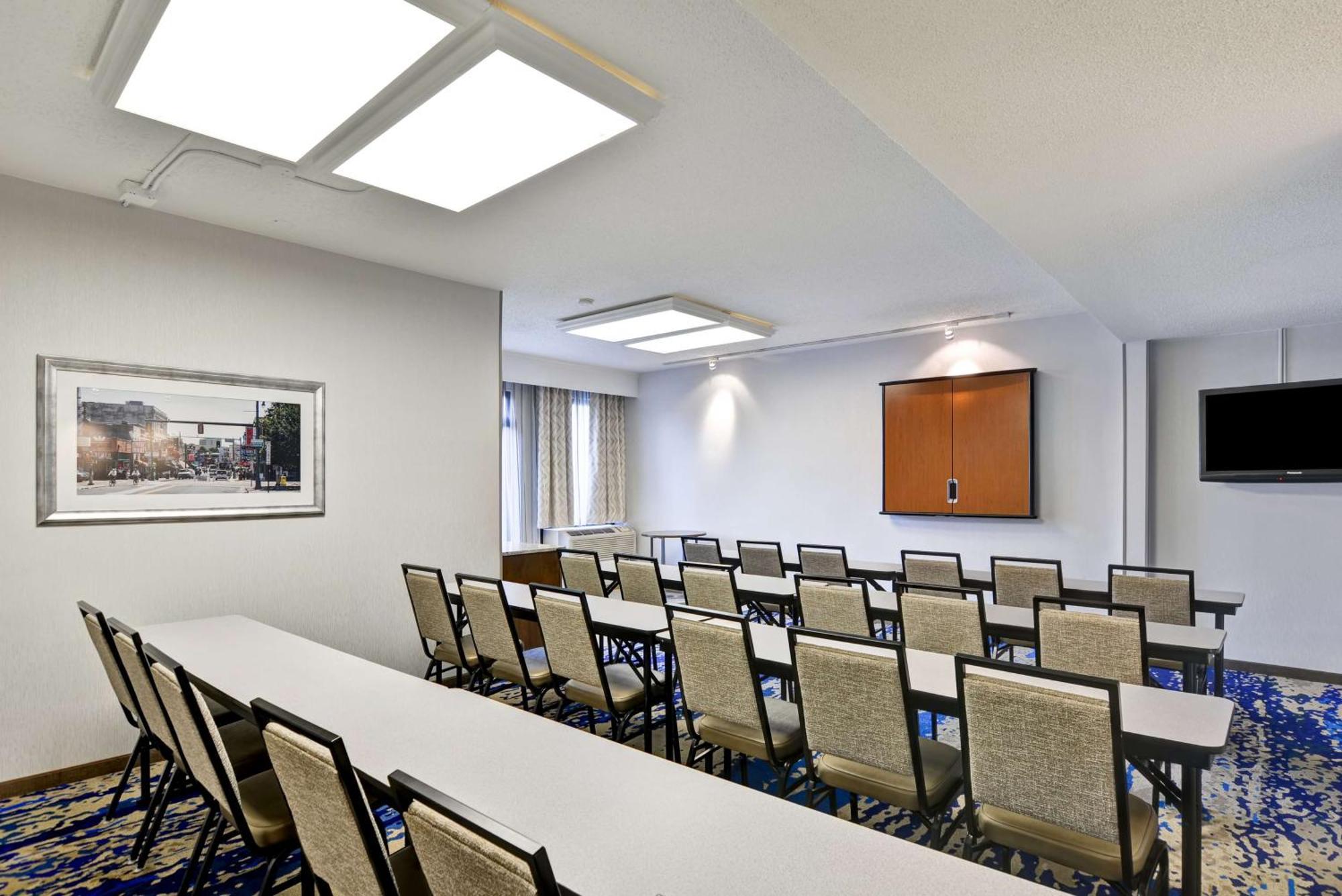 Hampton Inn Memphis Poplar Eksteriør billede