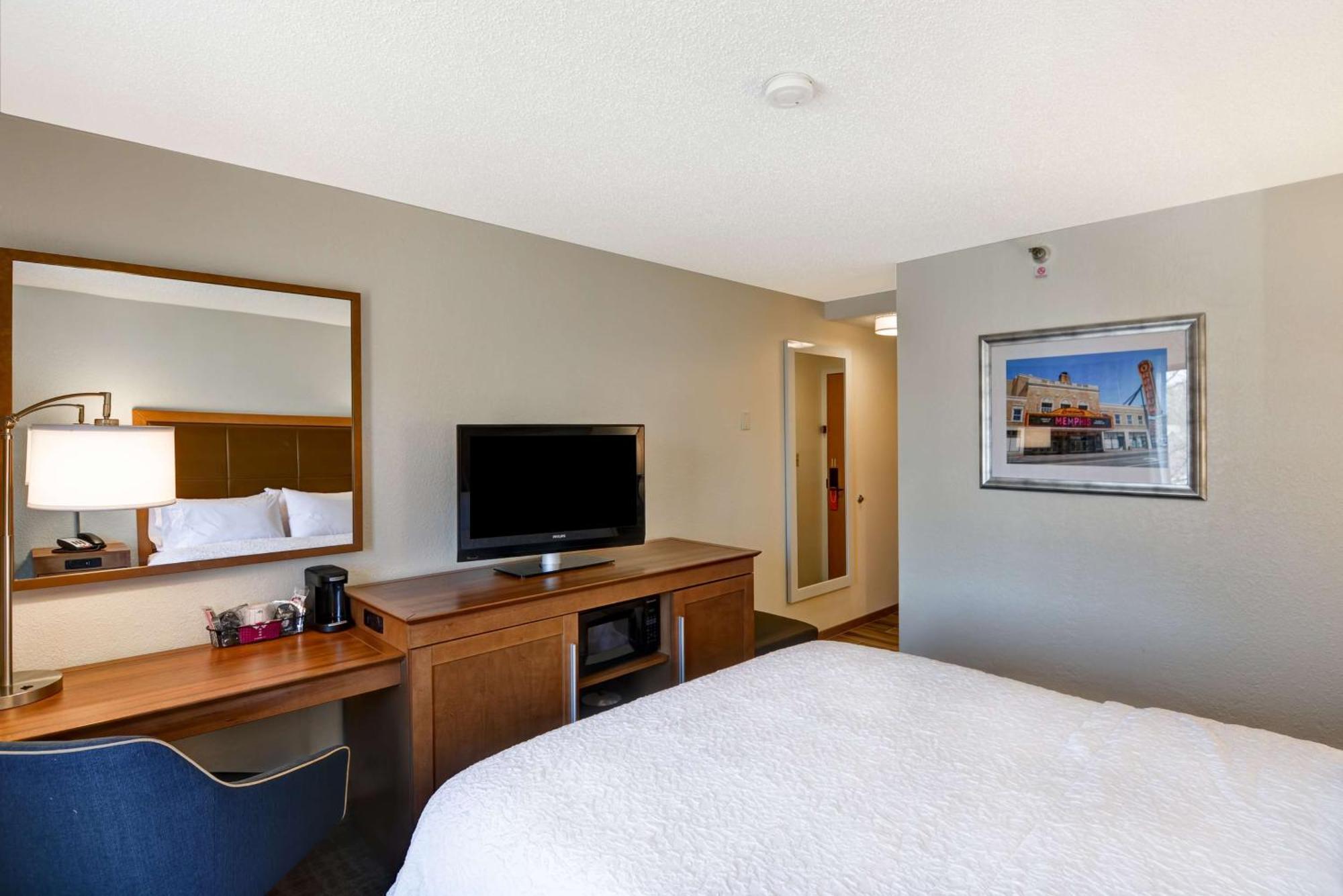 Hampton Inn Memphis Poplar Eksteriør billede