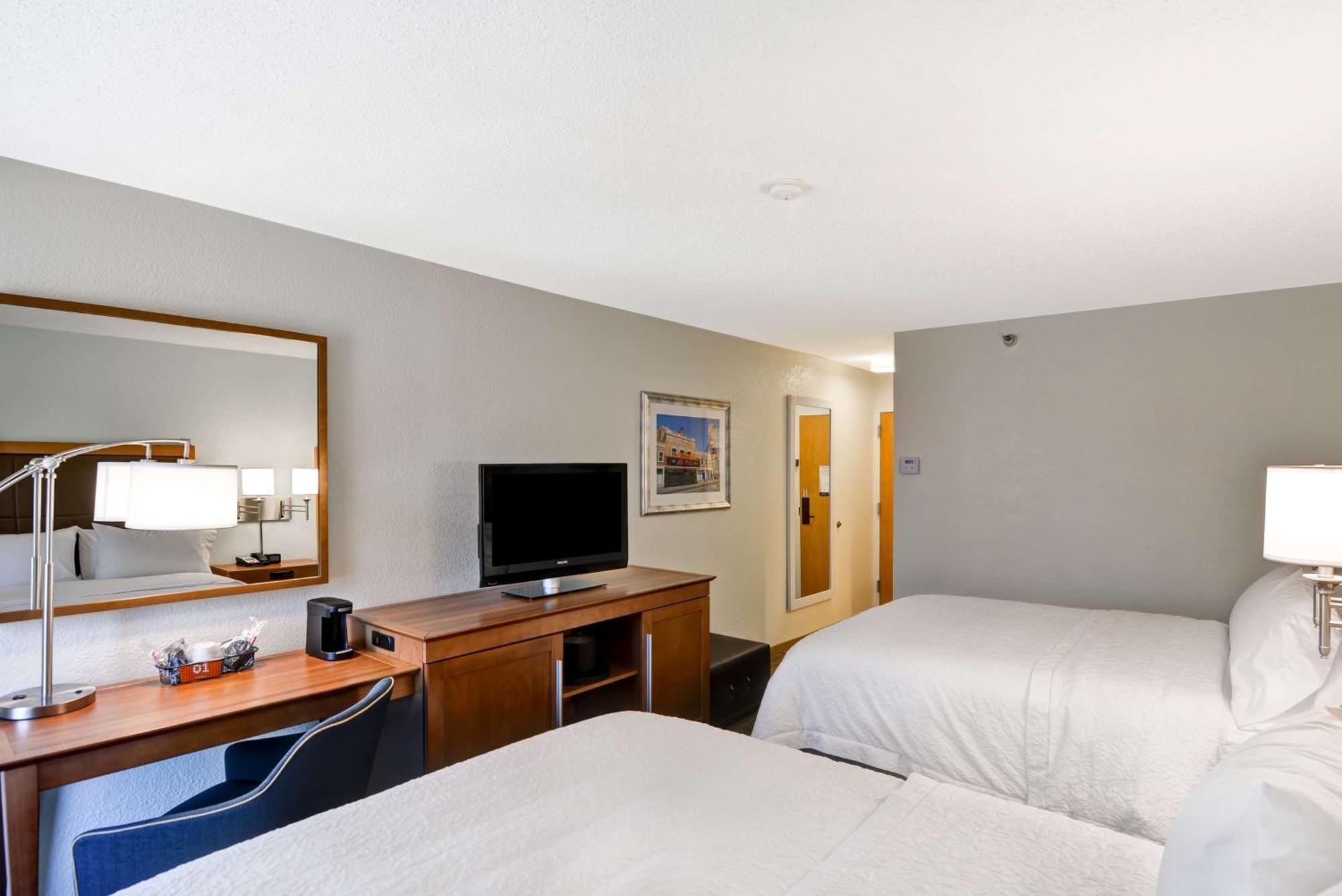 Hampton Inn Memphis Poplar Eksteriør billede