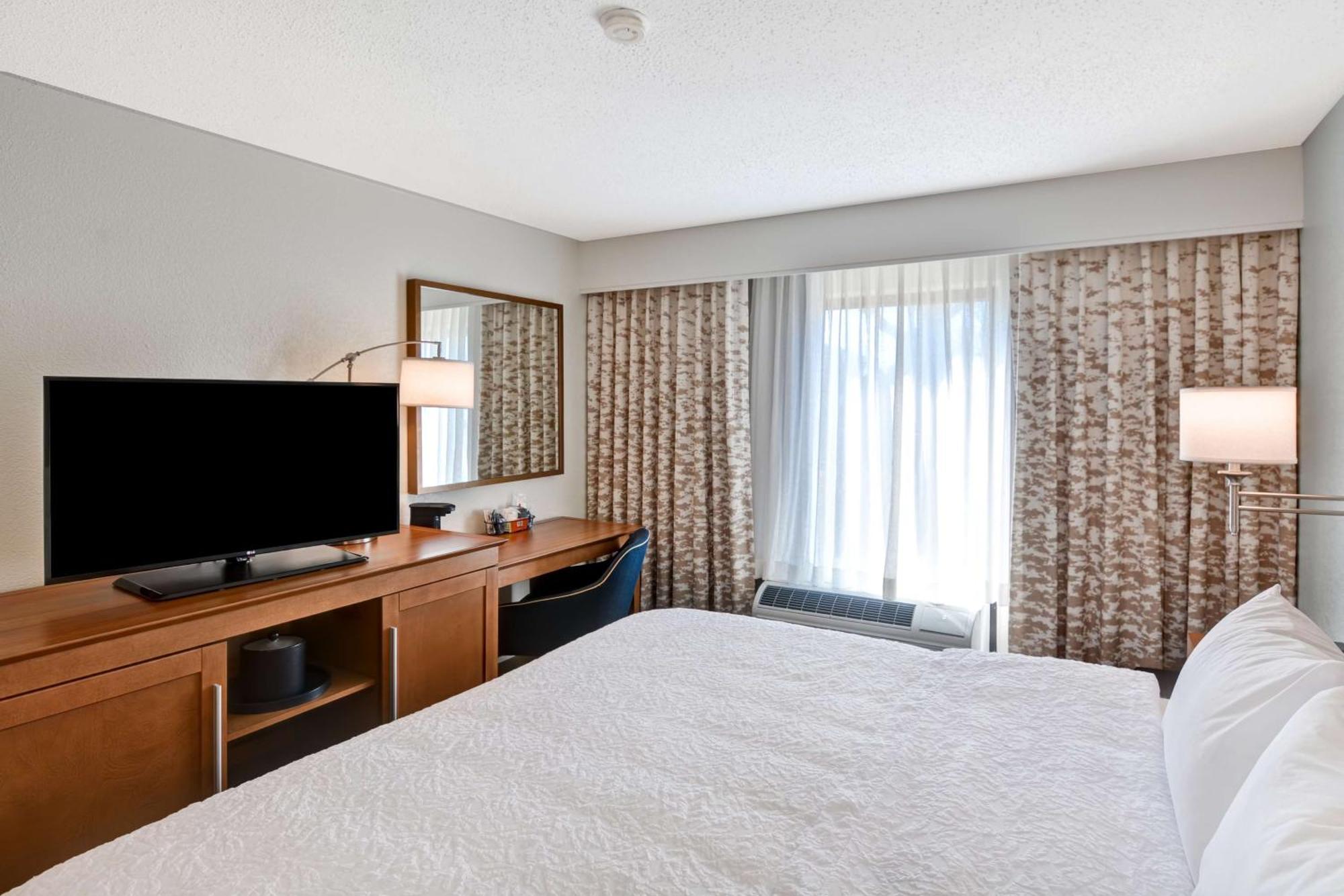 Hampton Inn Memphis Poplar Eksteriør billede